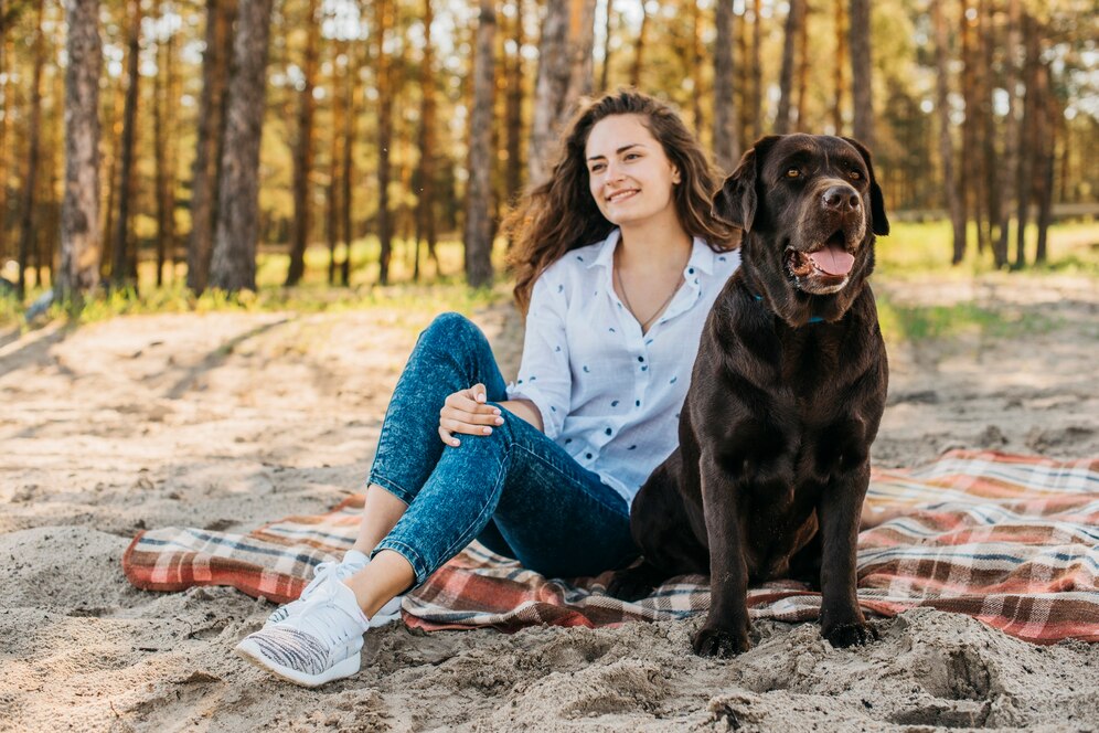 young-woman-doing Sell Rottweiler puppies